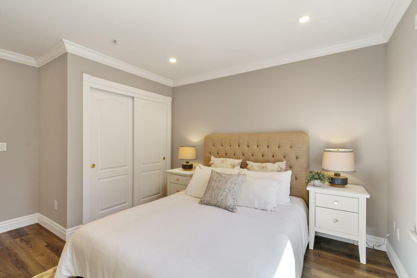 Detail Gallery Image 18 of 30 For 1499 Oak Grove Ave #202,  Burlingame,  CA 94010 - 2 Beds | 2 Baths