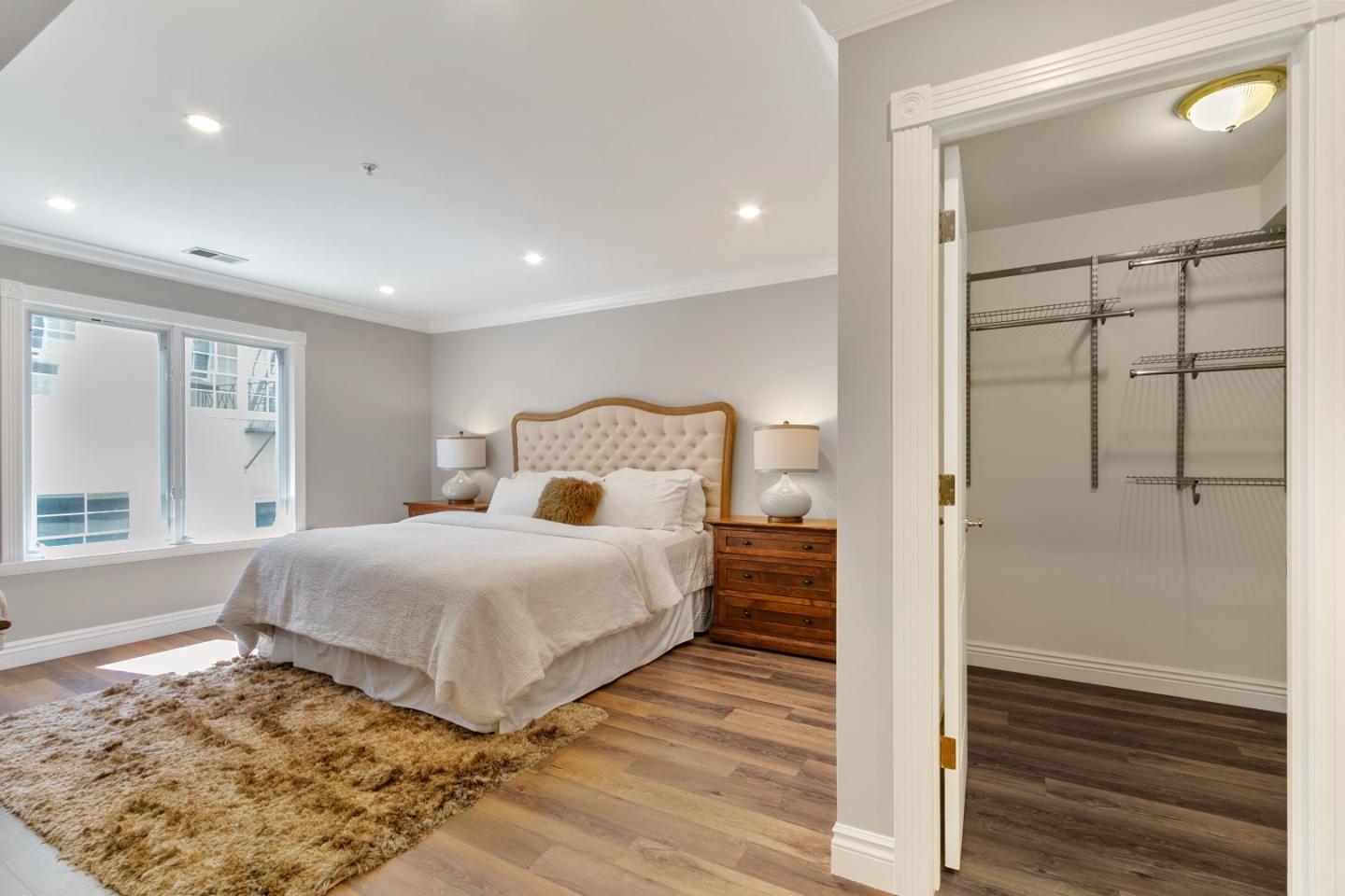 Detail Gallery Image 22 of 30 For 1499 Oak Grove Ave #202,  Burlingame,  CA 94010 - 2 Beds | 2 Baths