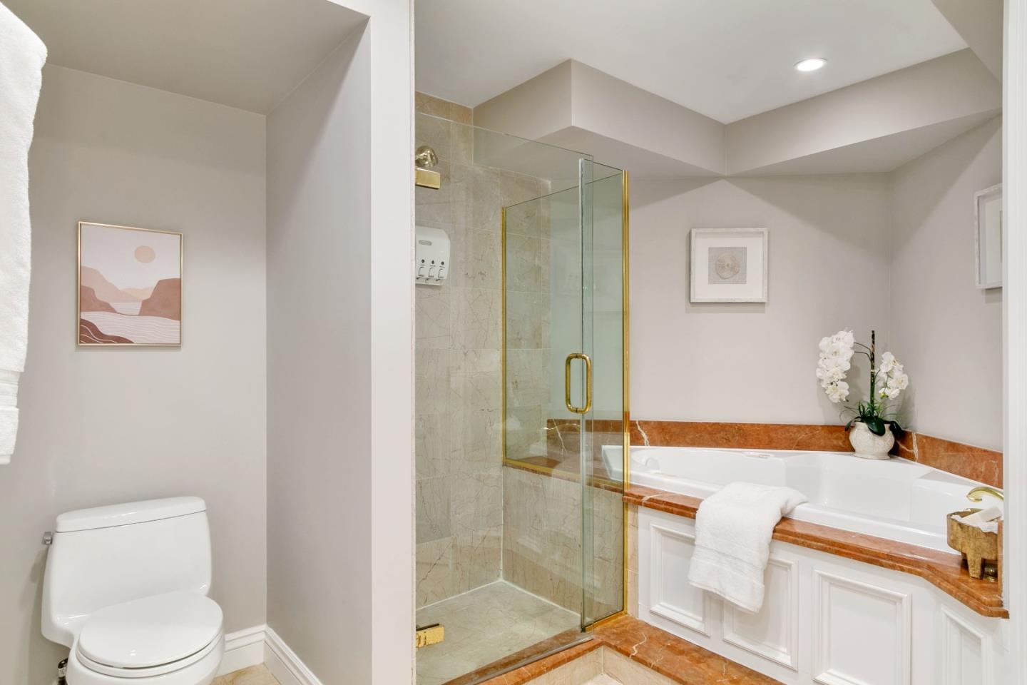 Detail Gallery Image 25 of 30 For 1499 Oak Grove Ave #202,  Burlingame,  CA 94010 - 2 Beds | 2 Baths