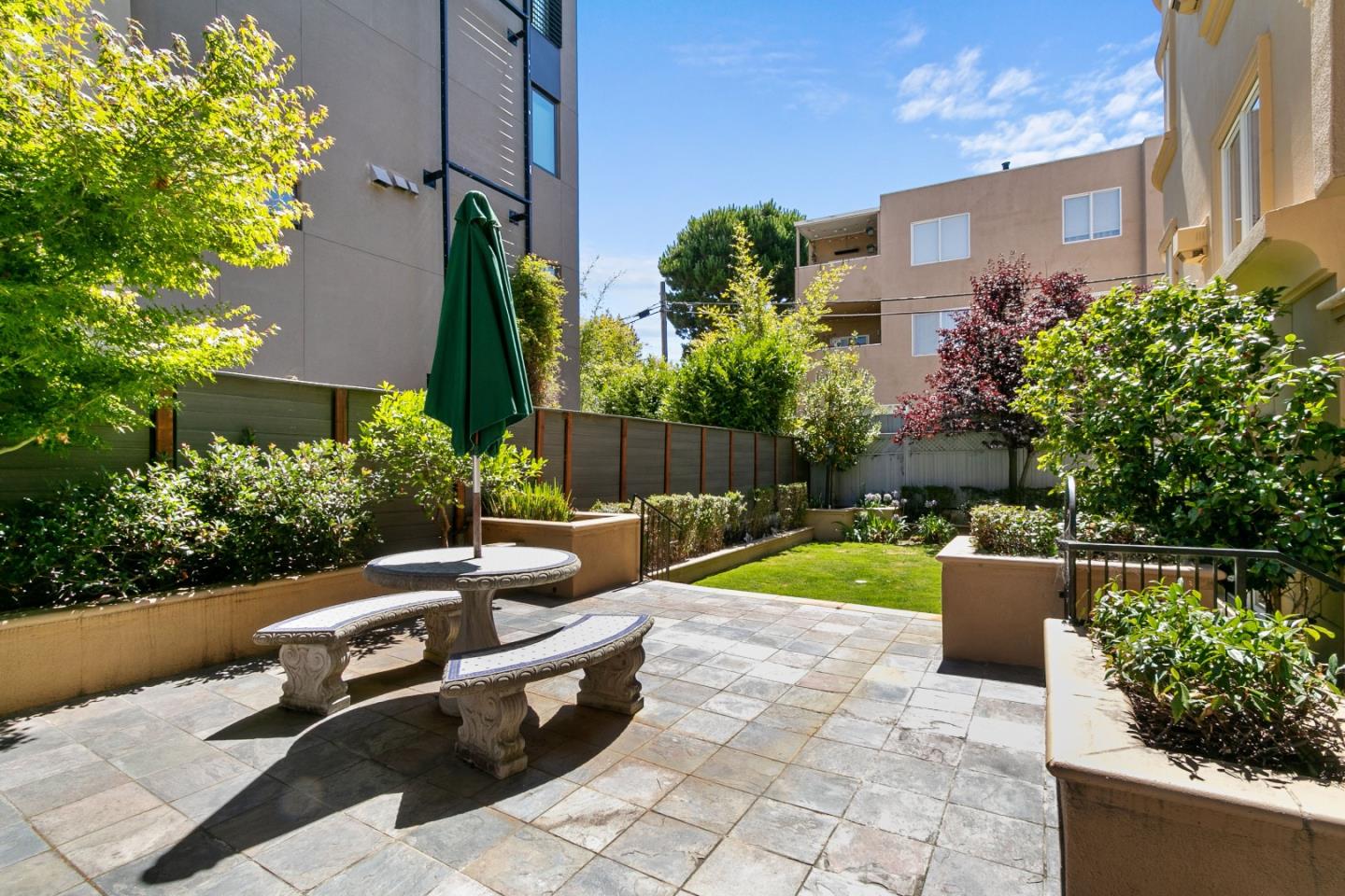 Detail Gallery Image 26 of 30 For 1499 Oak Grove Ave #202,  Burlingame,  CA 94010 - 2 Beds | 2 Baths