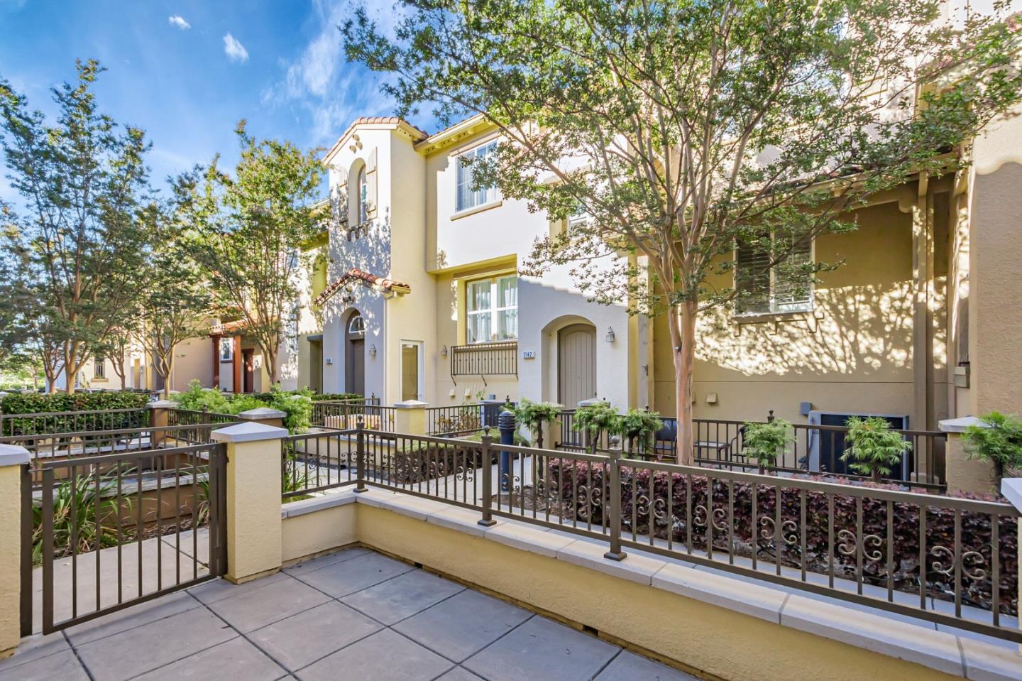 Detail Gallery Image 3 of 36 For 1142 Mente Linda Loop, Milpitas,  CA 95035 - 3 Beds | 2/1 Baths