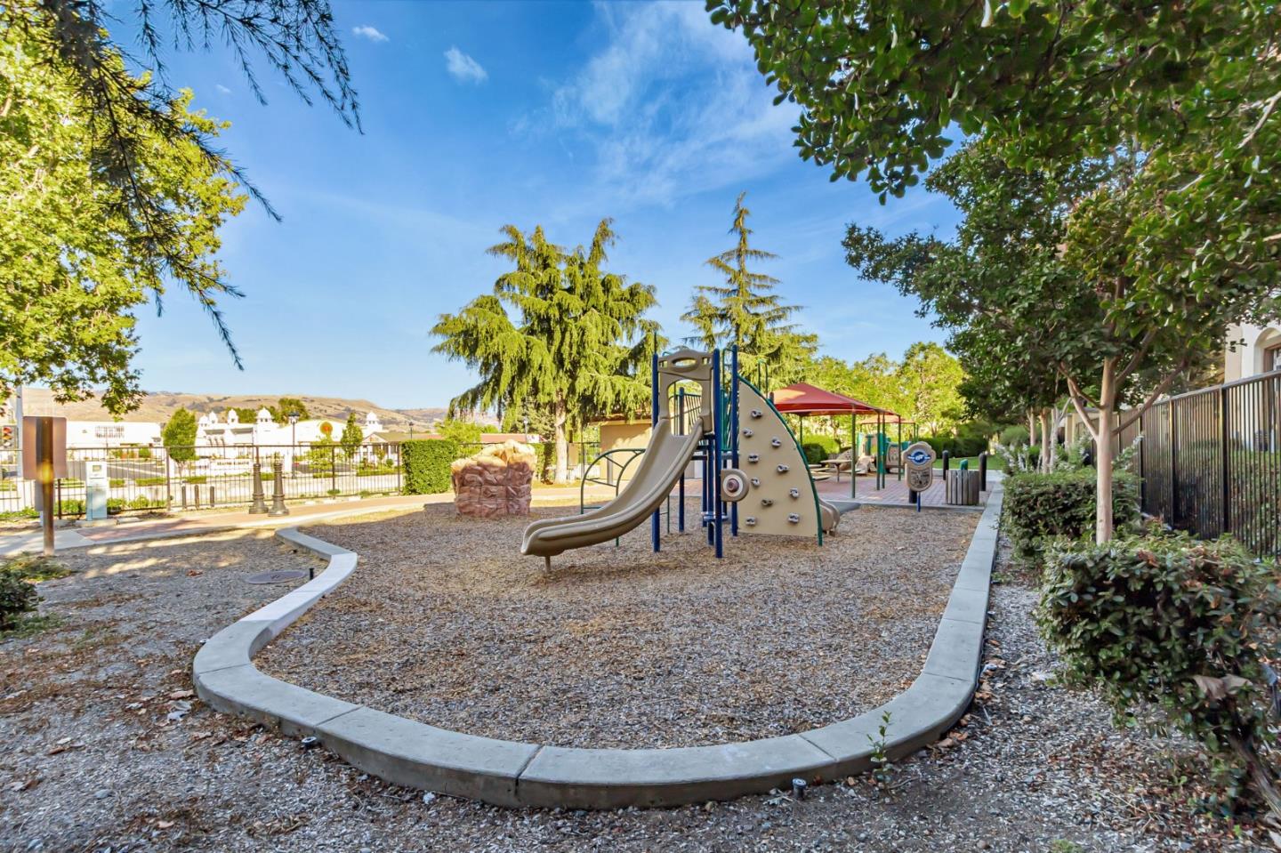 Detail Gallery Image 34 of 36 For 1142 Mente Linda Loop, Milpitas,  CA 95035 - 3 Beds | 2/1 Baths