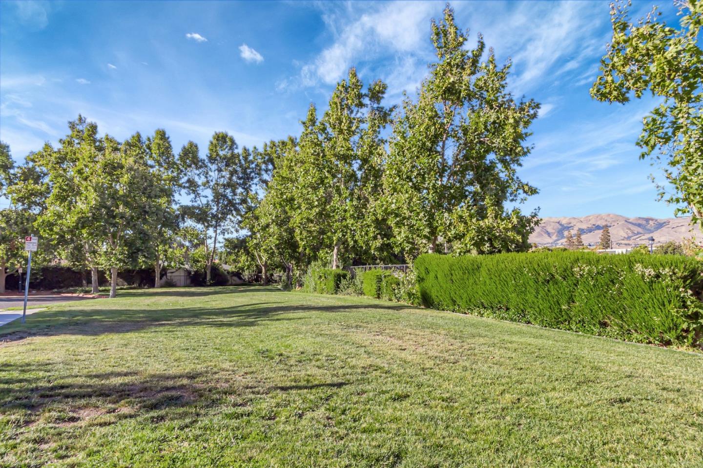 Detail Gallery Image 35 of 36 For 1142 Mente Linda Loop, Milpitas,  CA 95035 - 3 Beds | 2/1 Baths