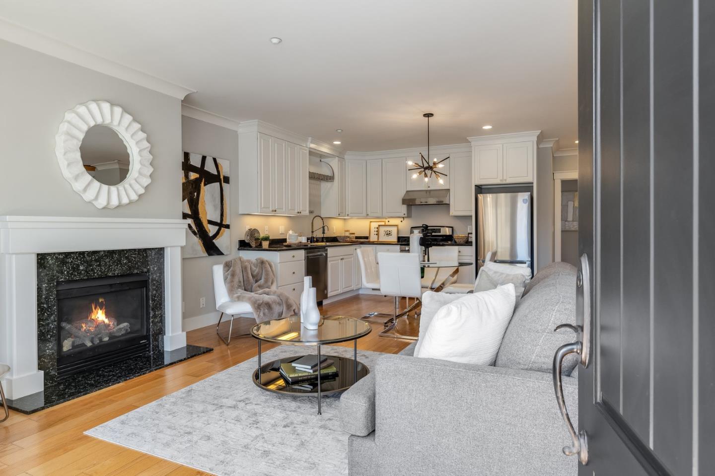 Detail Gallery Image 2 of 32 For 1705 Palm Ave #19,  San Mateo,  CA 94402 - 2 Beds | 2/1 Baths