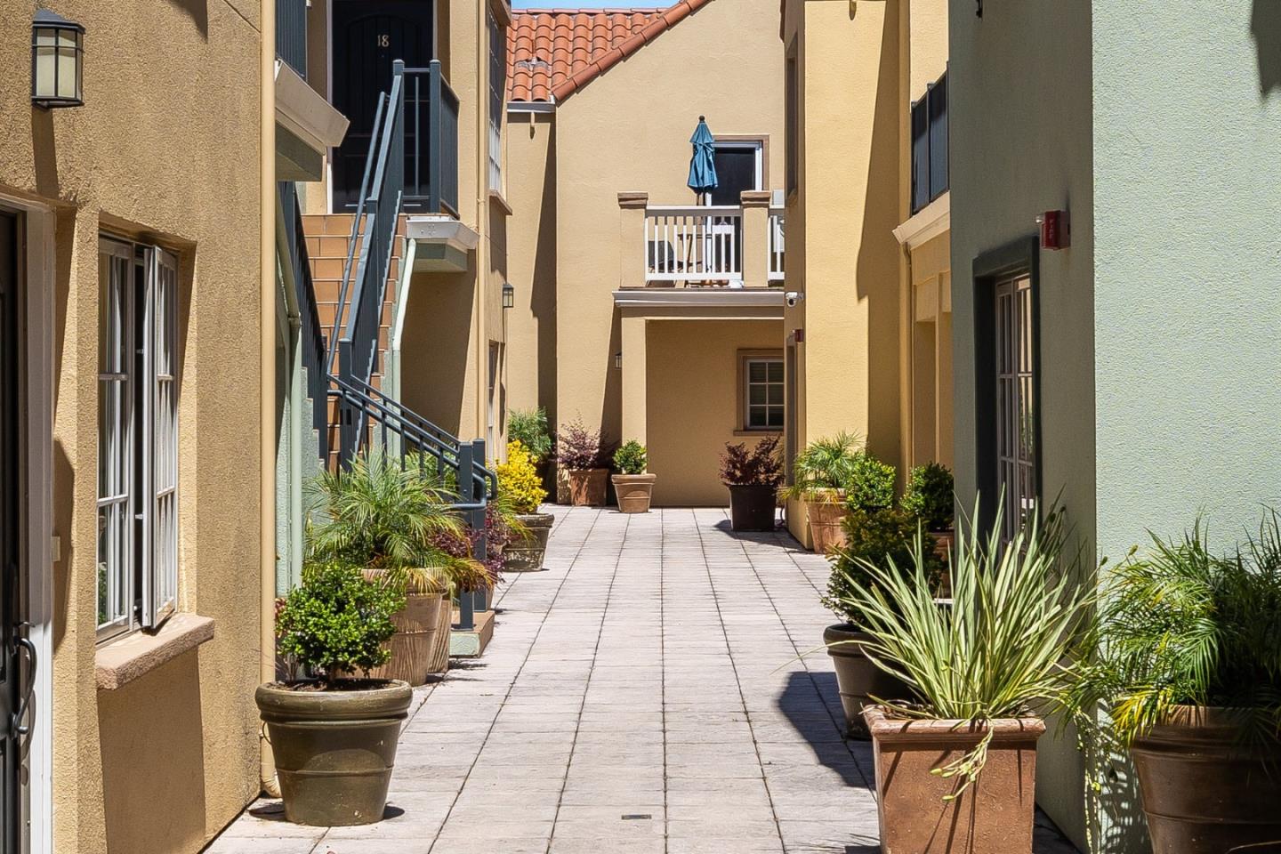 Detail Gallery Image 30 of 32 For 1705 Palm Ave #19,  San Mateo,  CA 94402 - 2 Beds | 2/1 Baths