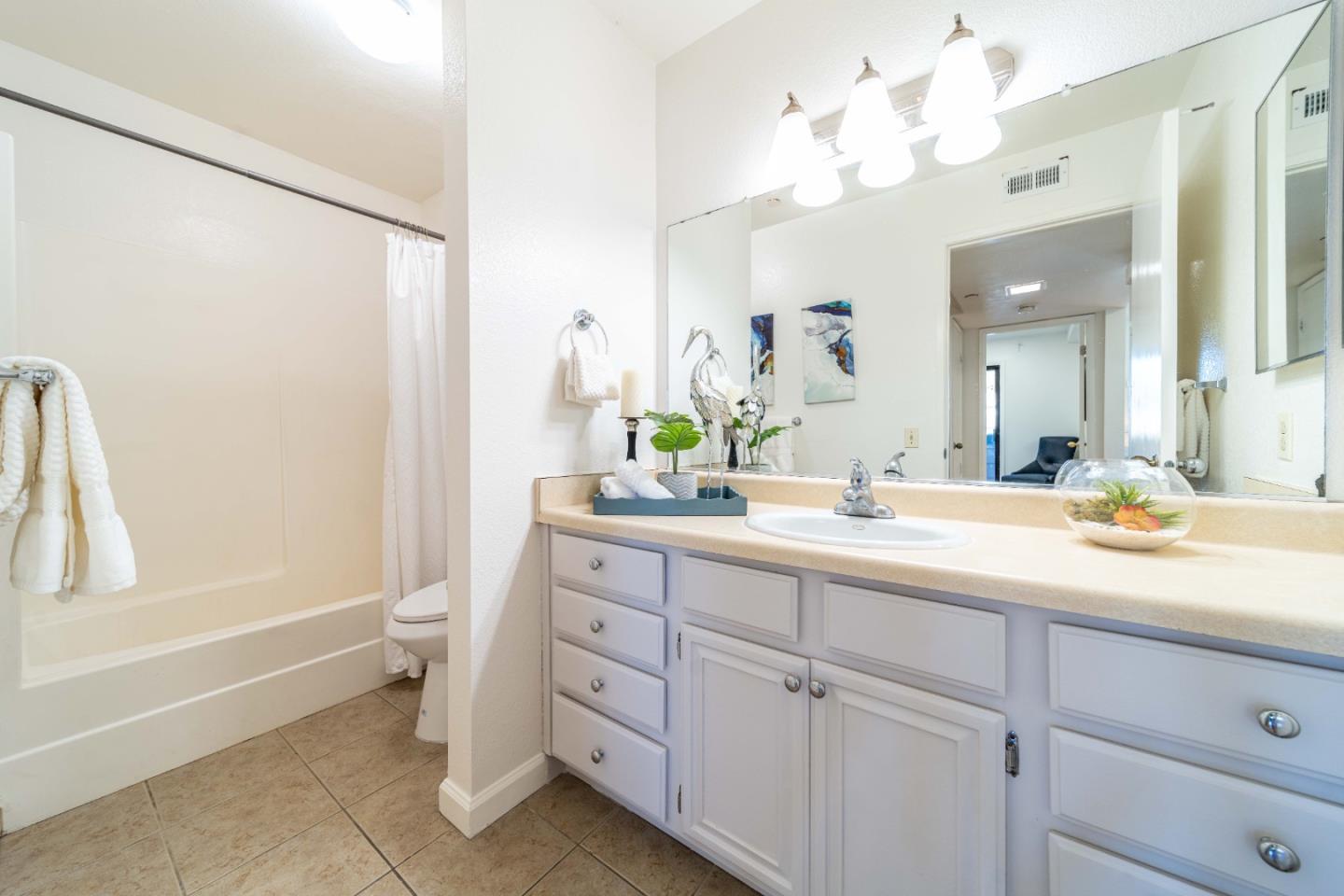Detail Gallery Image 16 of 29 For 281 Hackamore Cmn, Fremont,  CA 94539 - 3 Beds | 2 Baths