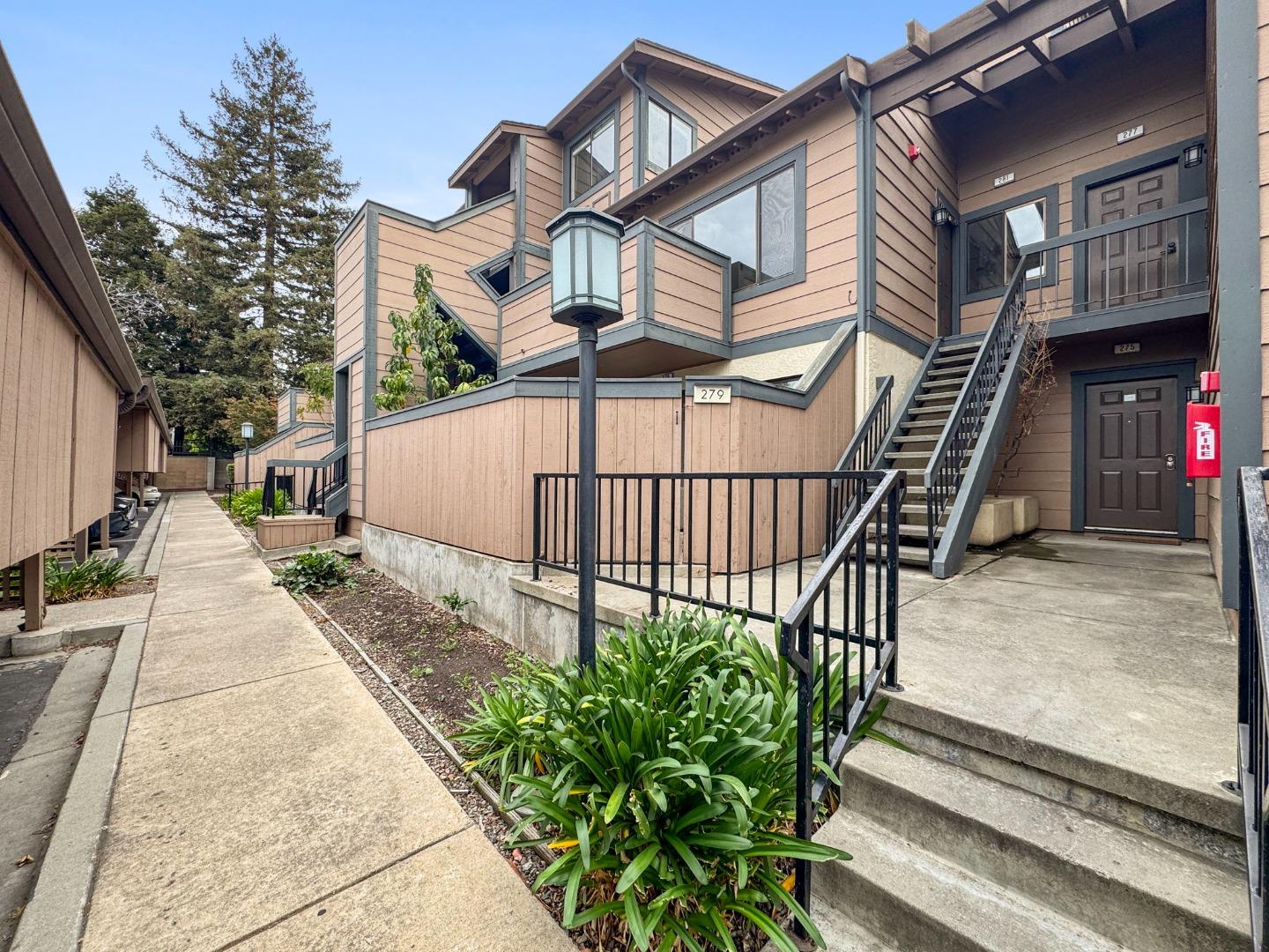 Detail Gallery Image 31 of 37 For 281 Hackamore Cmn, Fremont,  CA 94539 - 3 Beds | 2 Baths