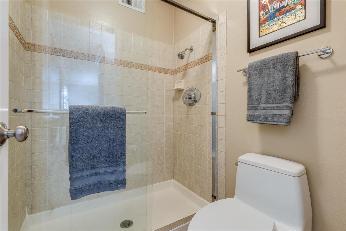 Detail Gallery Image 14 of 22 For 3392 Brittan Ave #4,  San Carlos,  CA 94070 - 3 Beds | 2 Baths