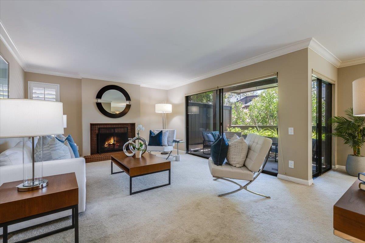 Detail Gallery Image 6 of 22 For 3392 Brittan Ave #4,  San Carlos,  CA 94070 - 3 Beds | 2 Baths