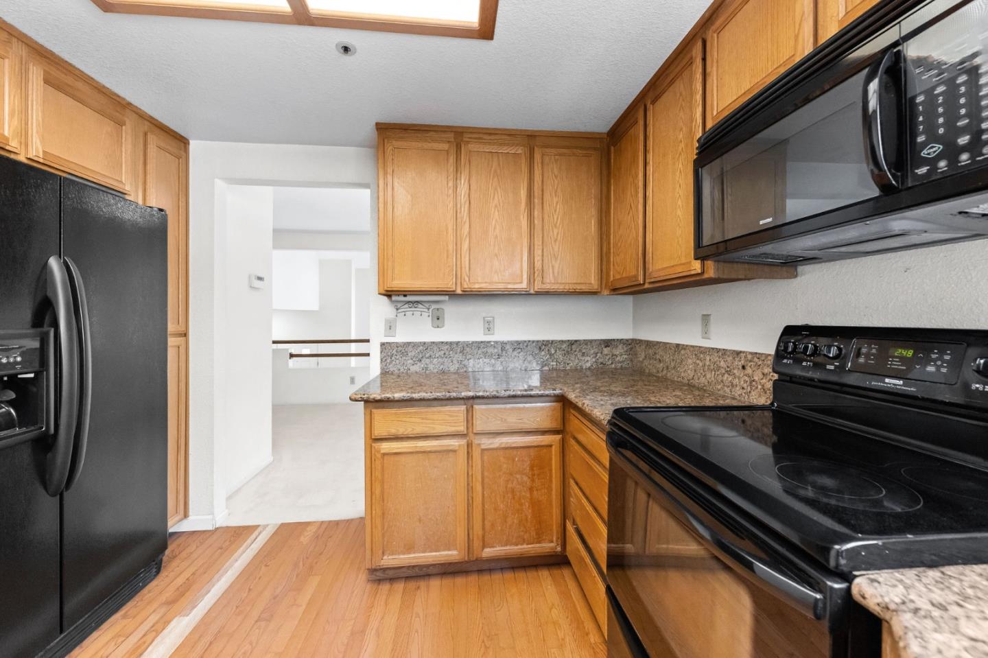 Detail Gallery Image 18 of 47 For 210 Commons Ln, Foster City,  CA 94404 - 2 Beds | 2 Baths