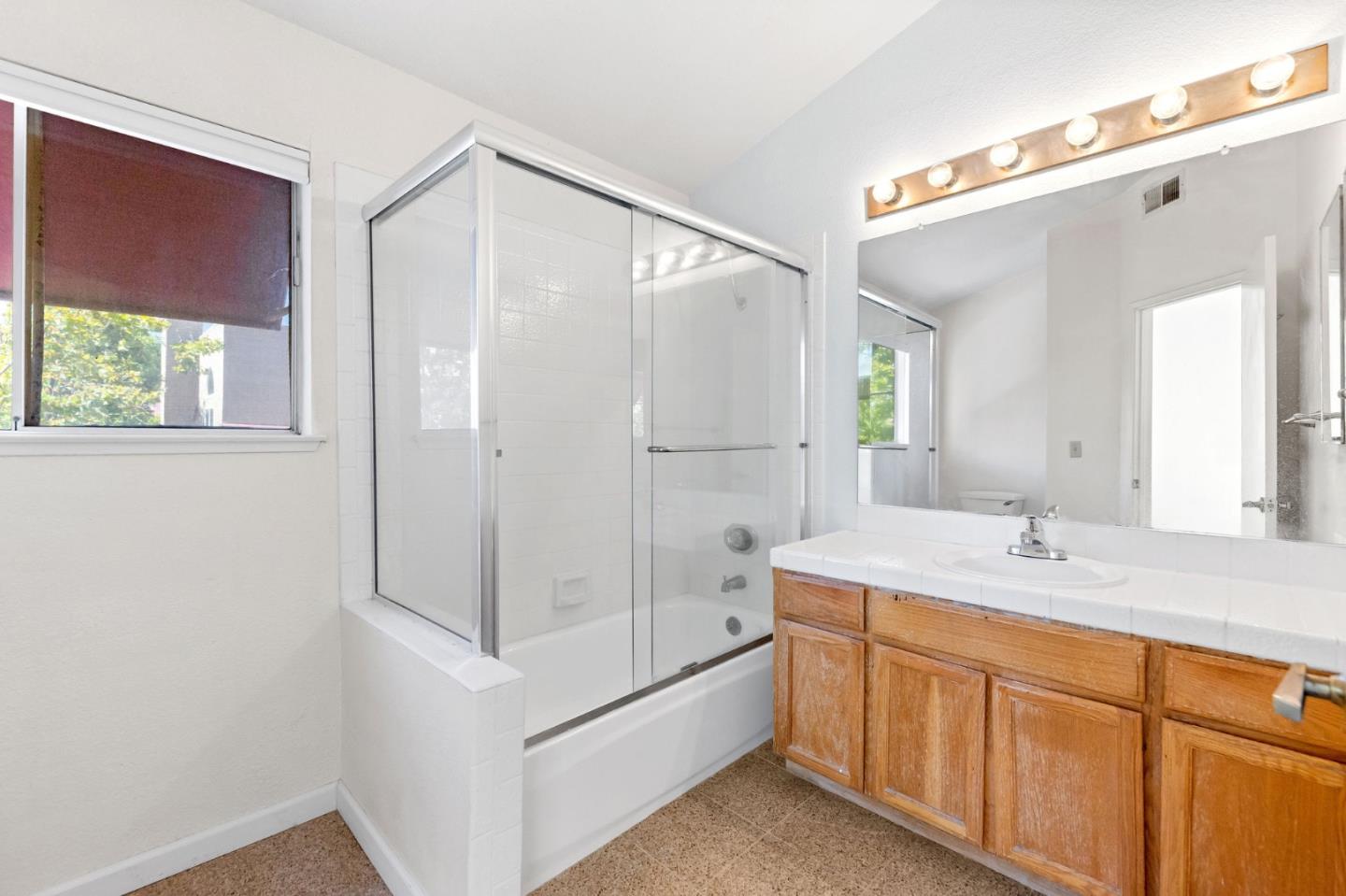 Detail Gallery Image 23 of 47 For 210 Commons Ln, Foster City,  CA 94404 - 2 Beds | 2 Baths