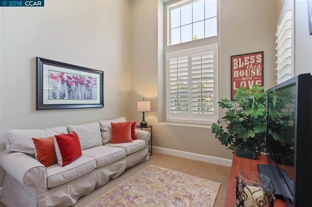 Detail Gallery Image 9 of 40 For 6130 Yardley Ln, San Ramon,  CA 94582 - 5 Beds | 3 Baths