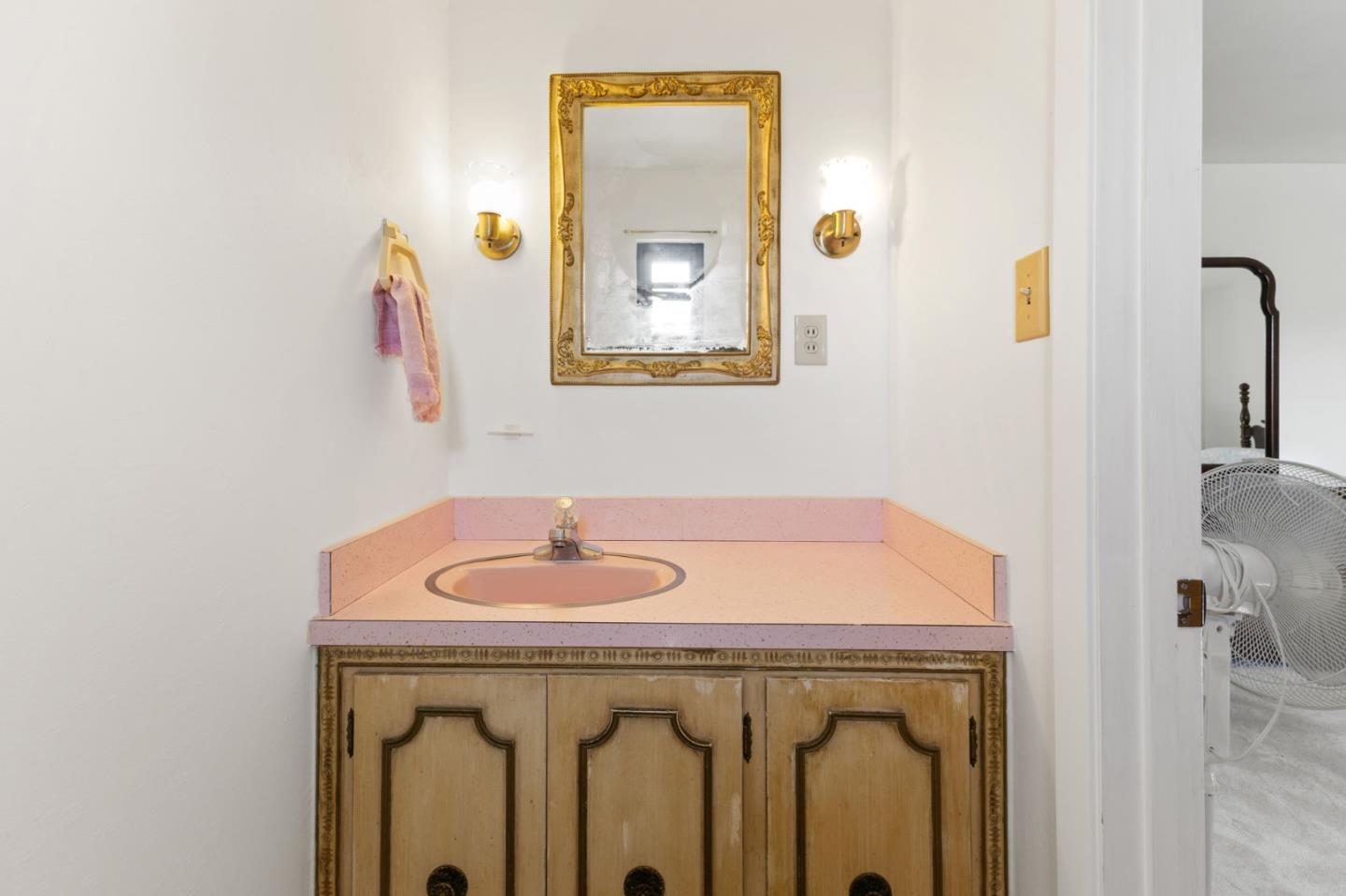 Detail Gallery Image 18 of 52 For 31 Spruce St, Millbrae,  CA 94030 - 5 Beds | 2/1 Baths