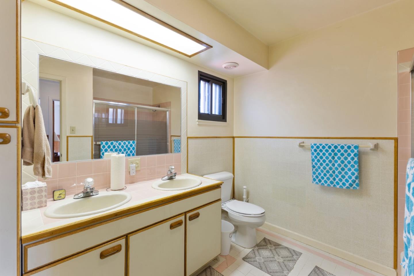 Detail Gallery Image 23 of 52 For 31 Spruce St, Millbrae,  CA 94030 - 5 Beds | 2/1 Baths