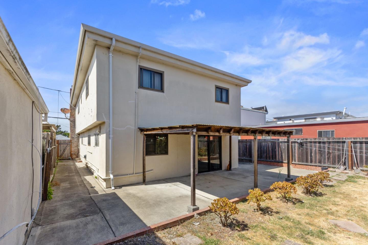 Detail Gallery Image 45 of 52 For 31 Spruce St, Millbrae,  CA 94030 - 5 Beds | 2/1 Baths