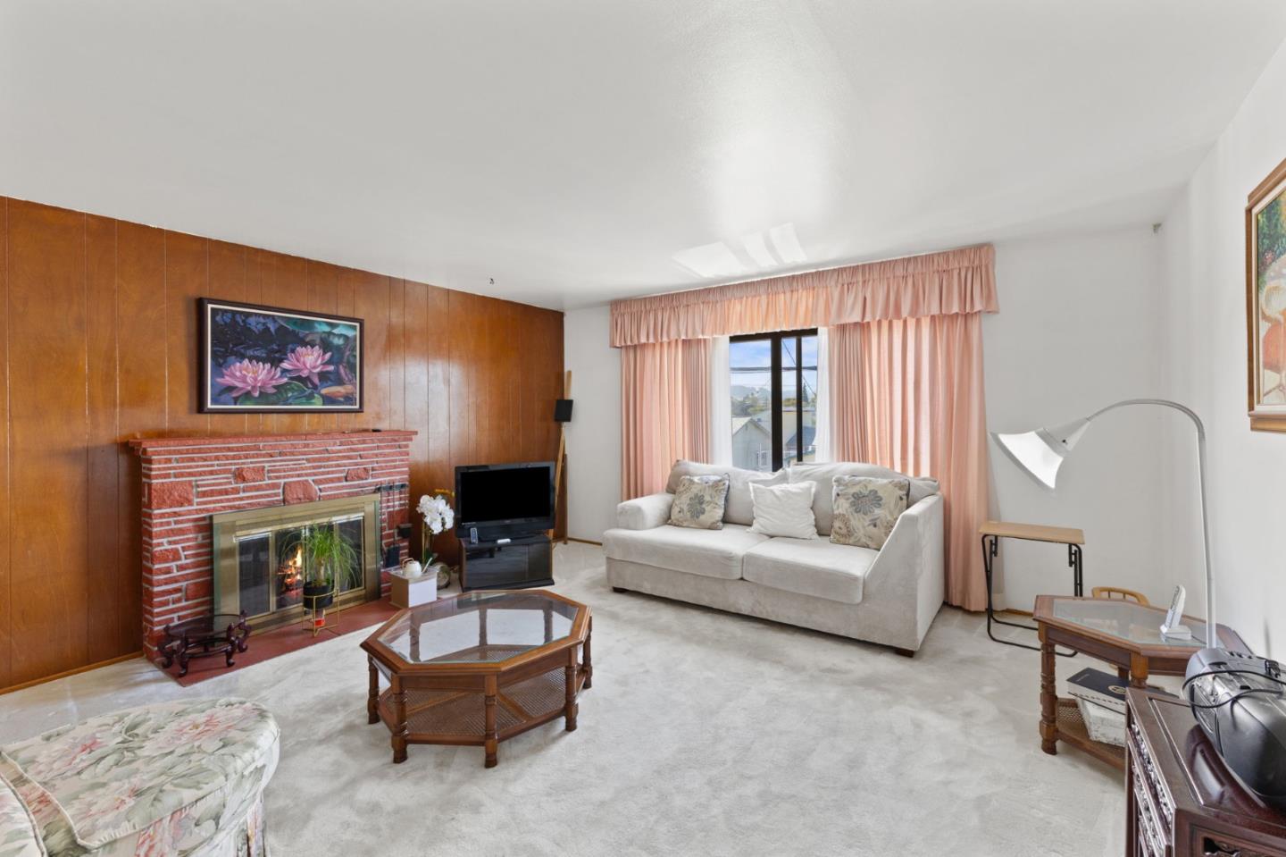 Detail Gallery Image 7 of 52 For 31 Spruce St, Millbrae,  CA 94030 - 5 Beds | 2/1 Baths