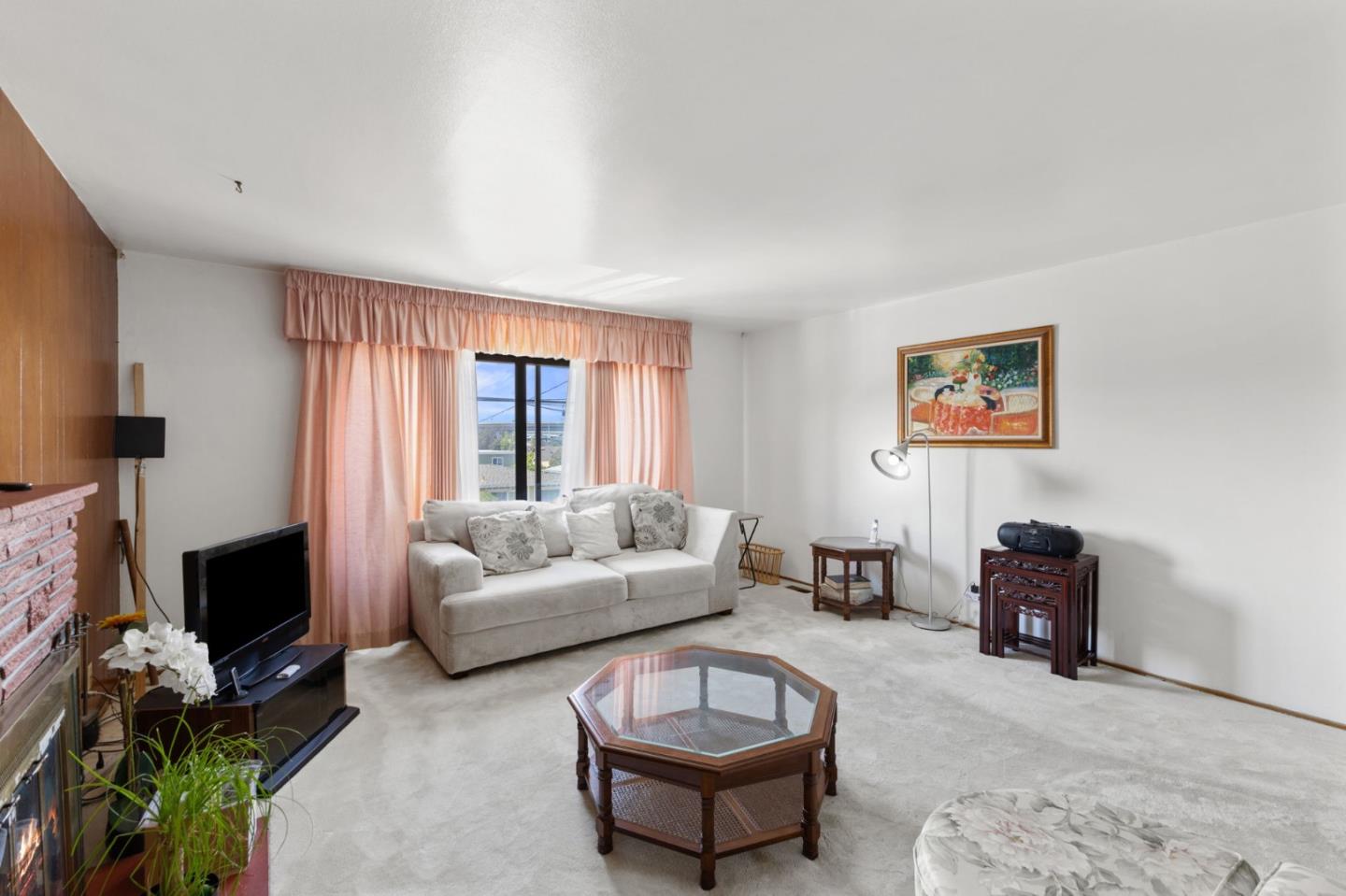 Detail Gallery Image 9 of 52 For 31 Spruce St, Millbrae,  CA 94030 - 5 Beds | 2/1 Baths