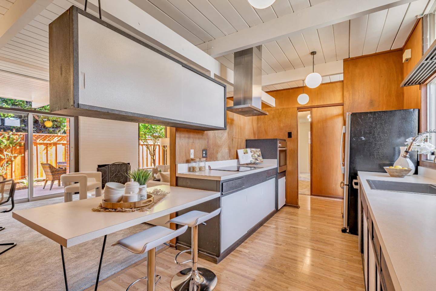 Detail Gallery Image 13 of 34 For 1664 Eleanor Dr, San Mateo,  CA 94402 - 4 Beds | 2 Baths