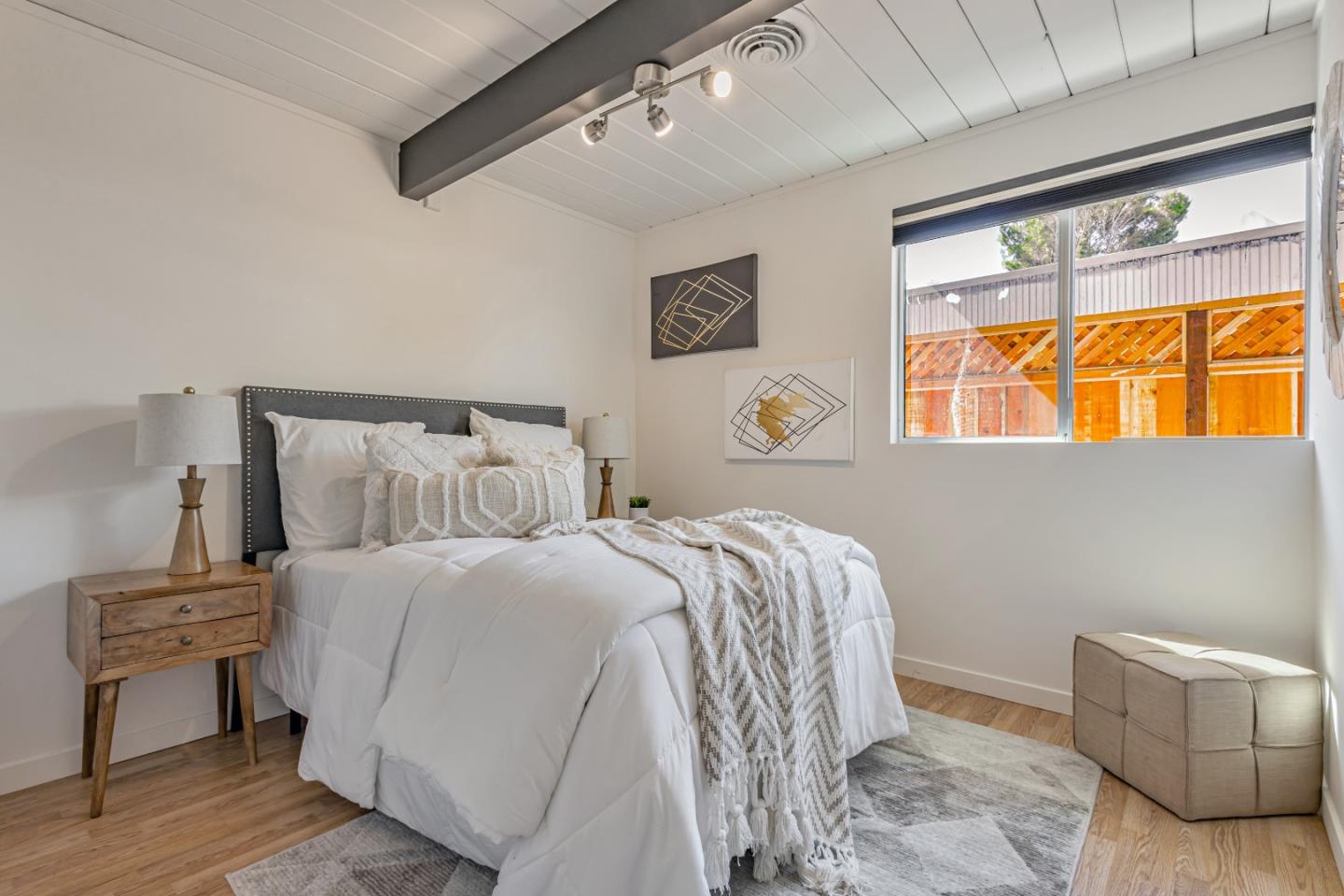 Detail Gallery Image 19 of 34 For 1664 Eleanor Dr, San Mateo,  CA 94402 - 4 Beds | 2 Baths