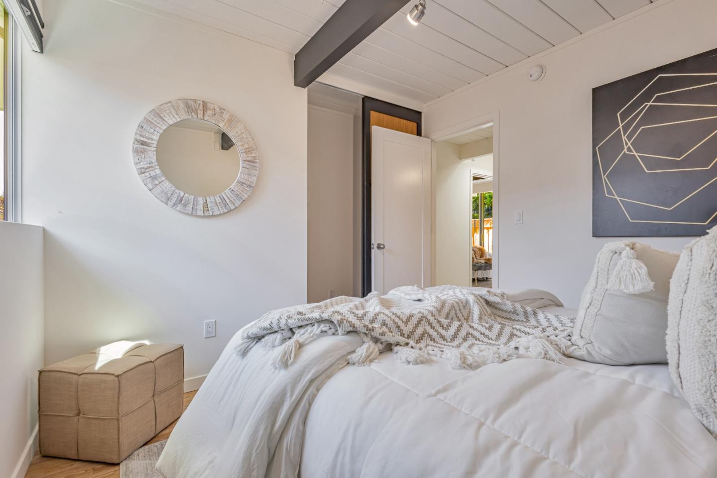 Detail Gallery Image 21 of 34 For 1664 Eleanor Dr, San Mateo,  CA 94402 - 4 Beds | 2 Baths