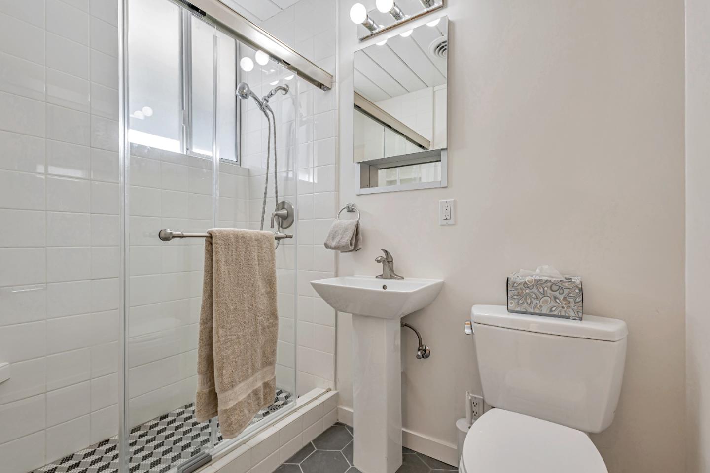 Detail Gallery Image 28 of 34 For 1664 Eleanor Dr, San Mateo,  CA 94402 - 4 Beds | 2 Baths