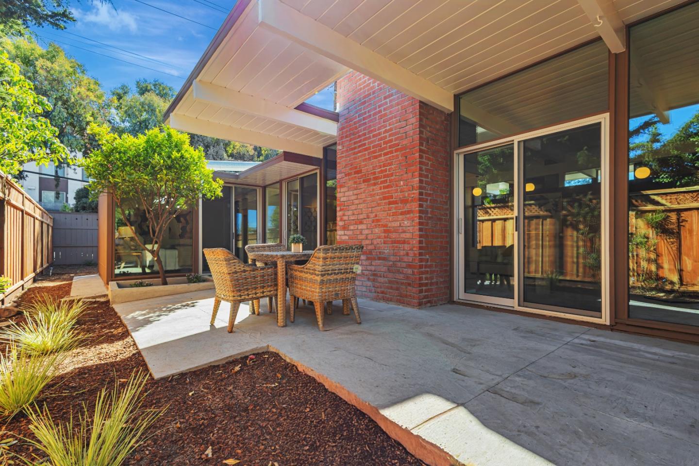 Detail Gallery Image 30 of 34 For 1664 Eleanor Dr, San Mateo,  CA 94402 - 4 Beds | 2 Baths