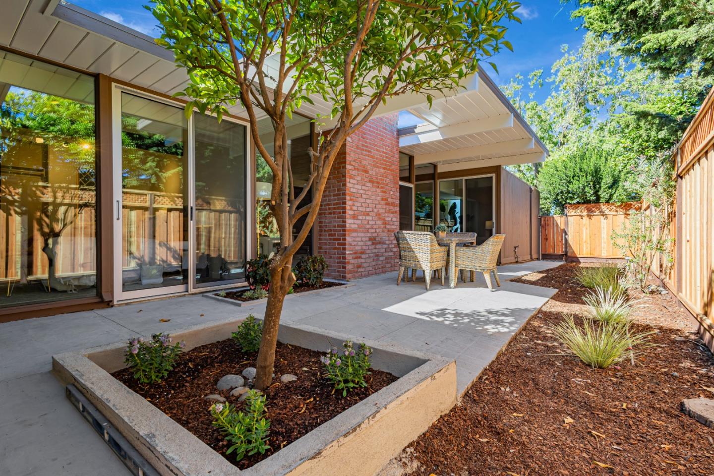 Detail Gallery Image 32 of 34 For 1664 Eleanor Dr, San Mateo,  CA 94402 - 4 Beds | 2 Baths