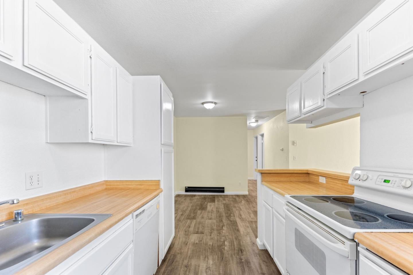 Detail Gallery Image 11 of 37 For 847 Woodside Way #218,  San Mateo,  CA 94401 - 2 Beds | 1 Baths