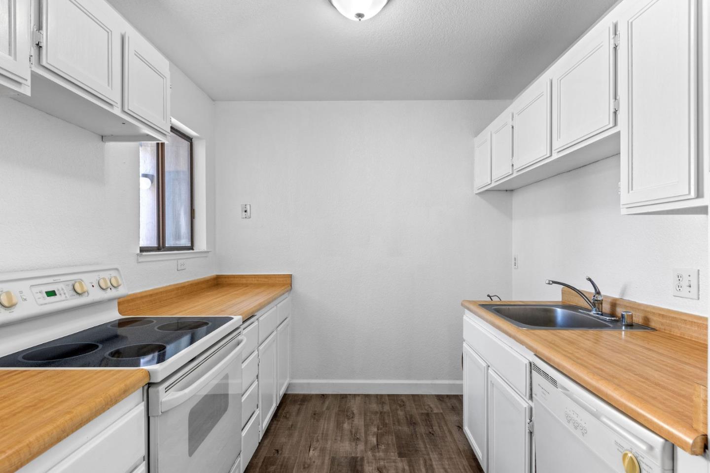 Detail Gallery Image 12 of 37 For 847 Woodside Way #218,  San Mateo,  CA 94401 - 2 Beds | 1 Baths