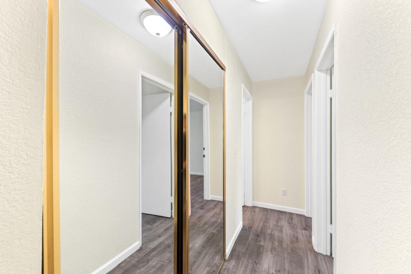 Detail Gallery Image 15 of 37 For 847 Woodside Way #218,  San Mateo,  CA 94401 - 2 Beds | 1 Baths