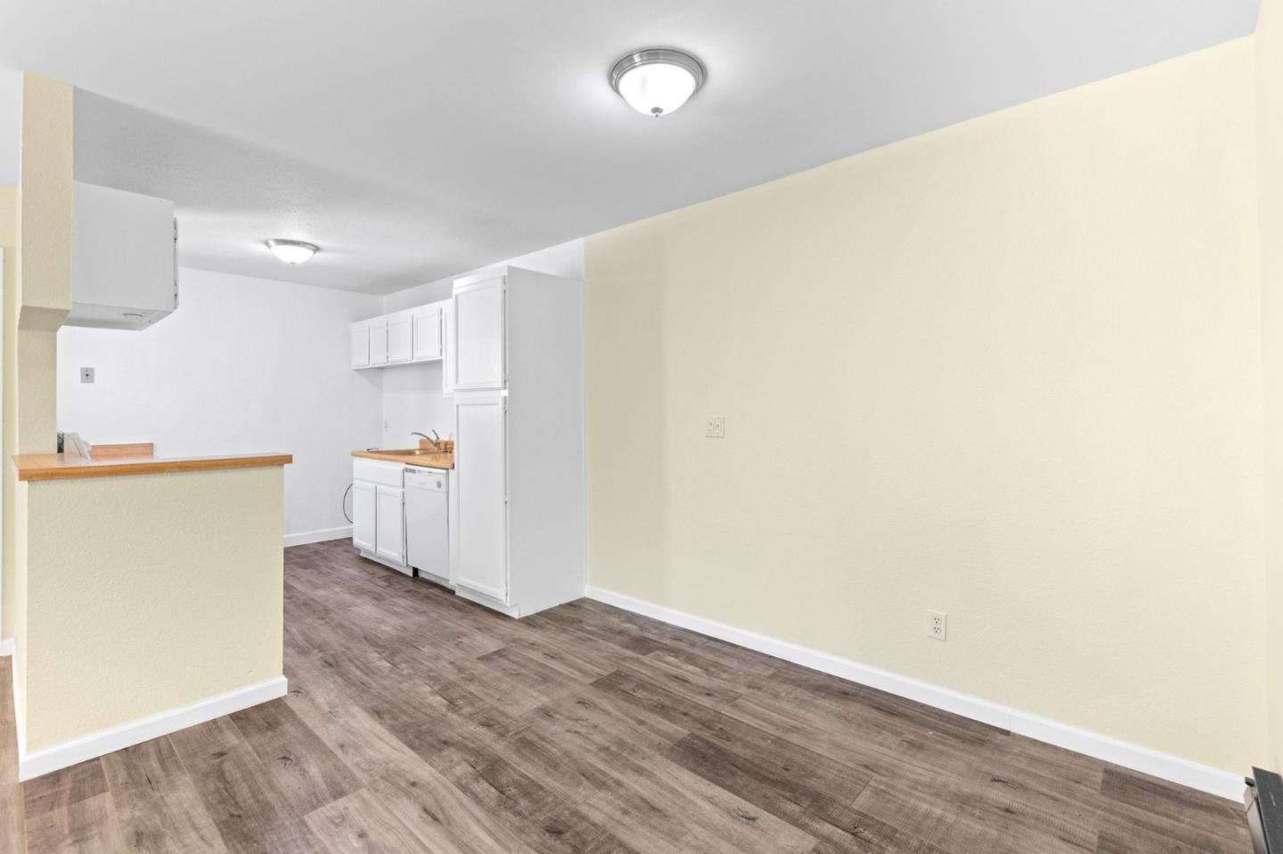 Detail Gallery Image 17 of 37 For 847 Woodside Way #218,  San Mateo,  CA 94401 - 2 Beds | 1 Baths