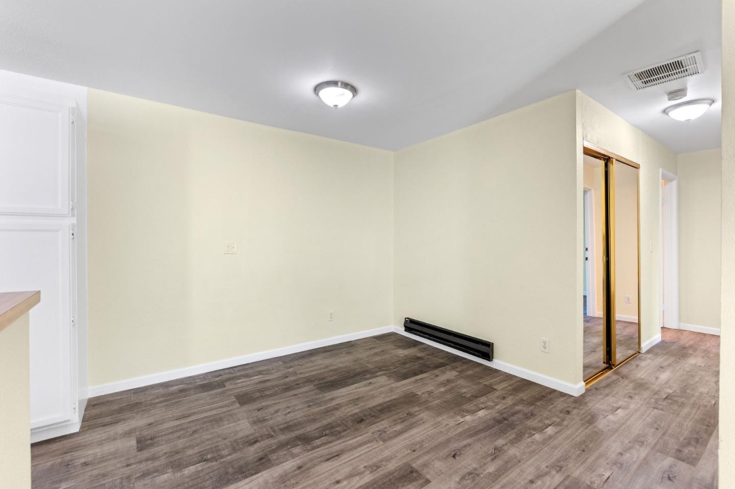 Detail Gallery Image 19 of 37 For 847 Woodside Way #218,  San Mateo,  CA 94401 - 2 Beds | 1 Baths