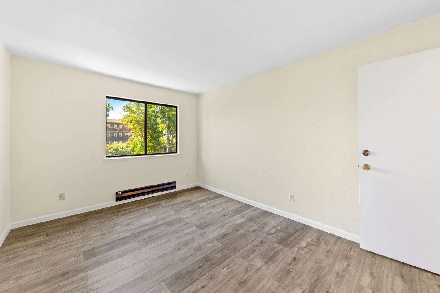 Detail Gallery Image 24 of 37 For 847 Woodside Way #218,  San Mateo,  CA 94401 - 2 Beds | 1 Baths