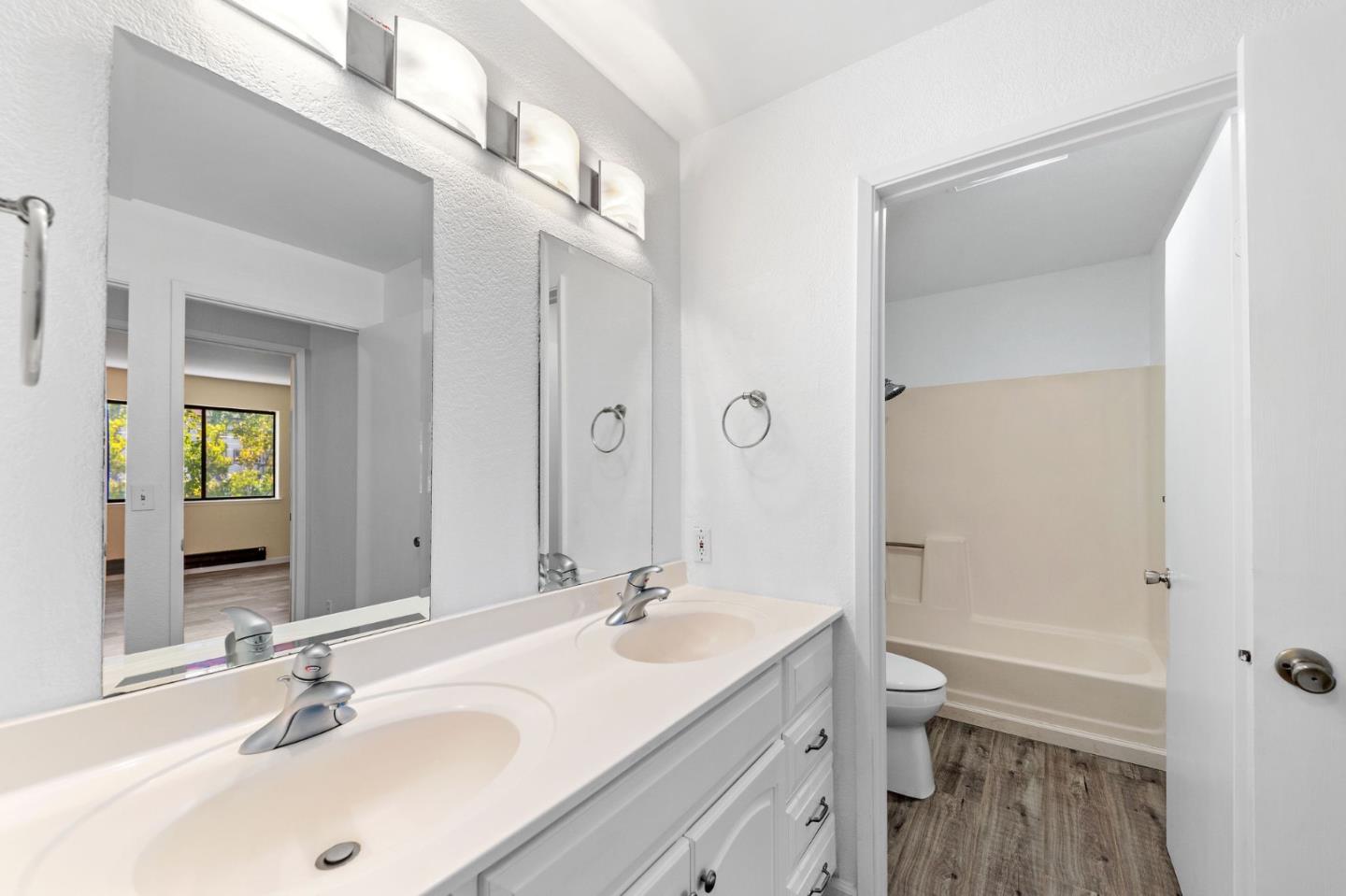 Detail Gallery Image 26 of 37 For 847 Woodside Way #218,  San Mateo,  CA 94401 - 2 Beds | 1 Baths