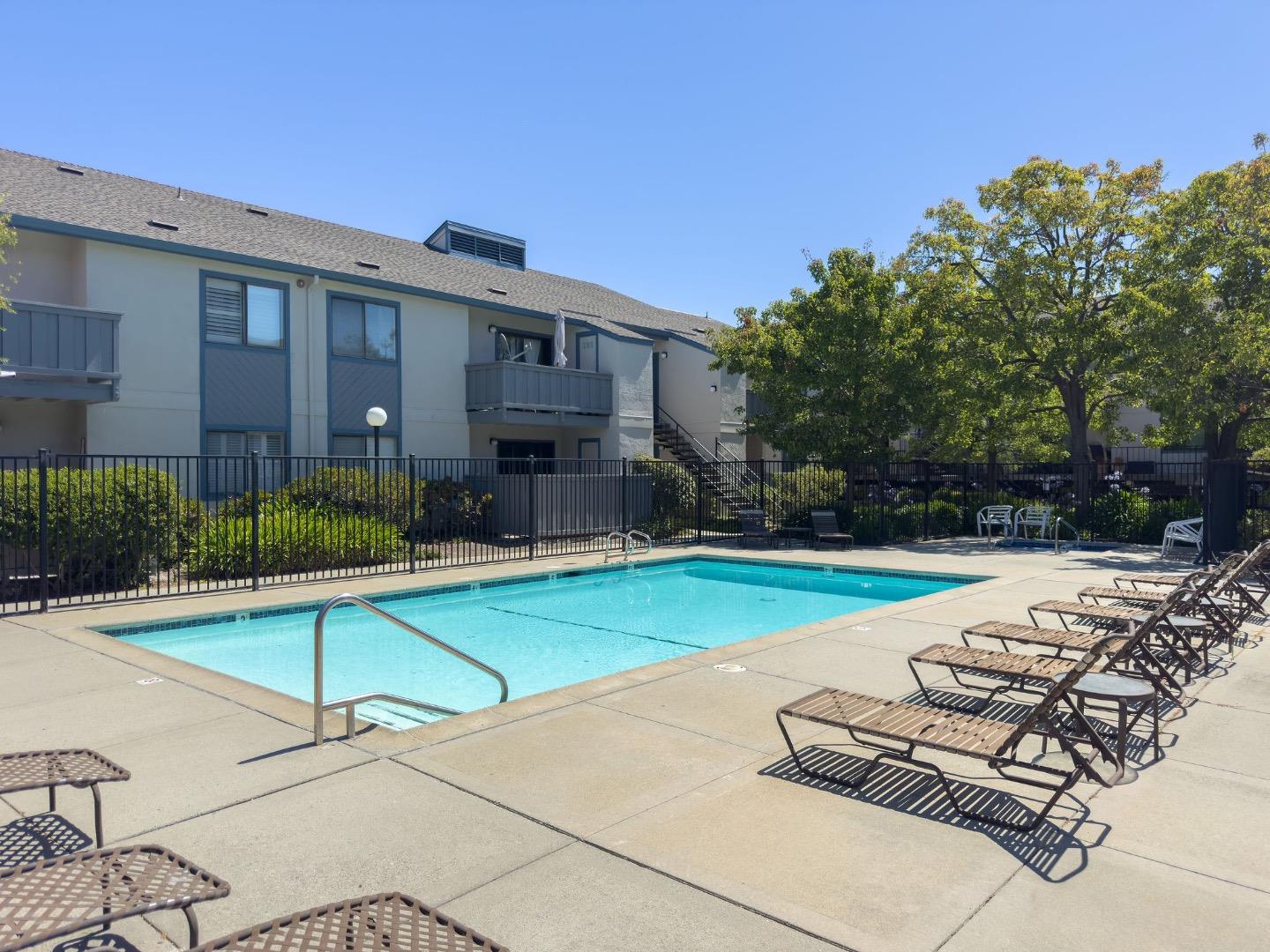 Detail Gallery Image 30 of 37 For 847 Woodside Way #218,  San Mateo,  CA 94401 - 2 Beds | 1 Baths