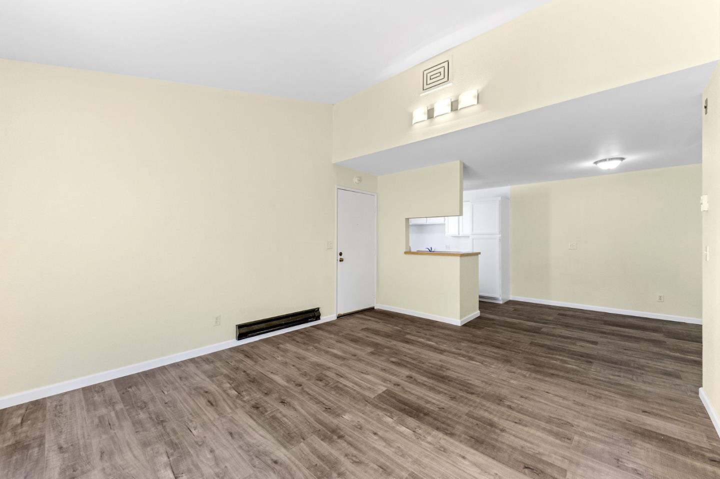Detail Gallery Image 7 of 37 For 847 Woodside Way #218,  San Mateo,  CA 94401 - 2 Beds | 1 Baths