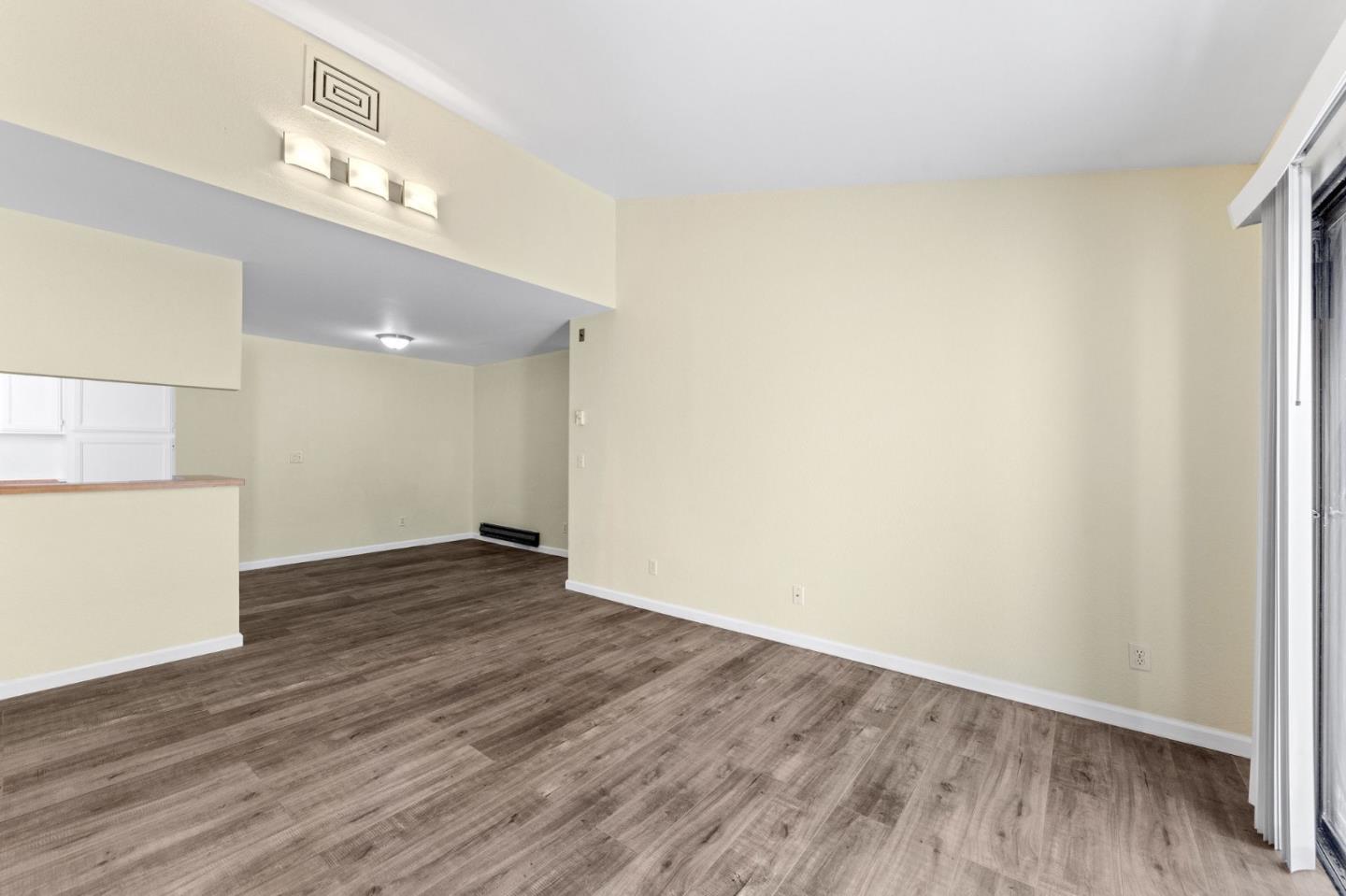 Detail Gallery Image 8 of 37 For 847 Woodside Way #218,  San Mateo,  CA 94401 - 2 Beds | 1 Baths