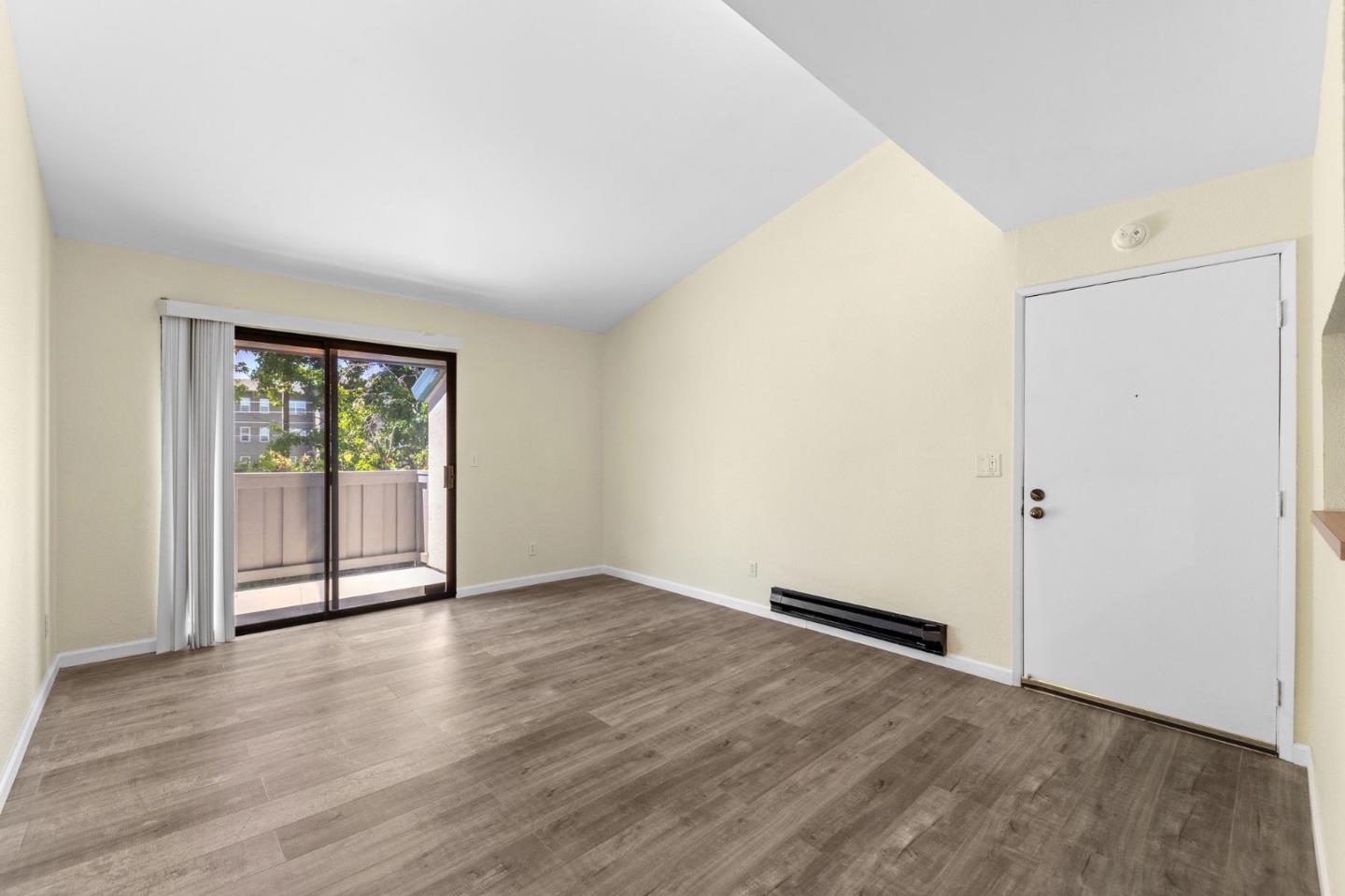 Detail Gallery Image 9 of 37 For 847 Woodside Way #218,  San Mateo,  CA 94401 - 2 Beds | 1 Baths