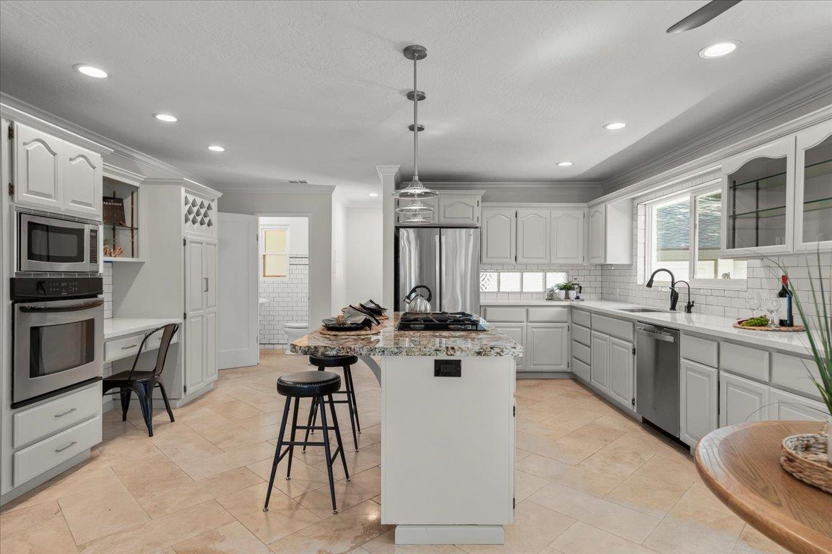 Detail Gallery Image 13 of 52 For 1524 Santa Maria Ave, San Jose,  CA 95125 - 4 Beds | 2/1 Baths