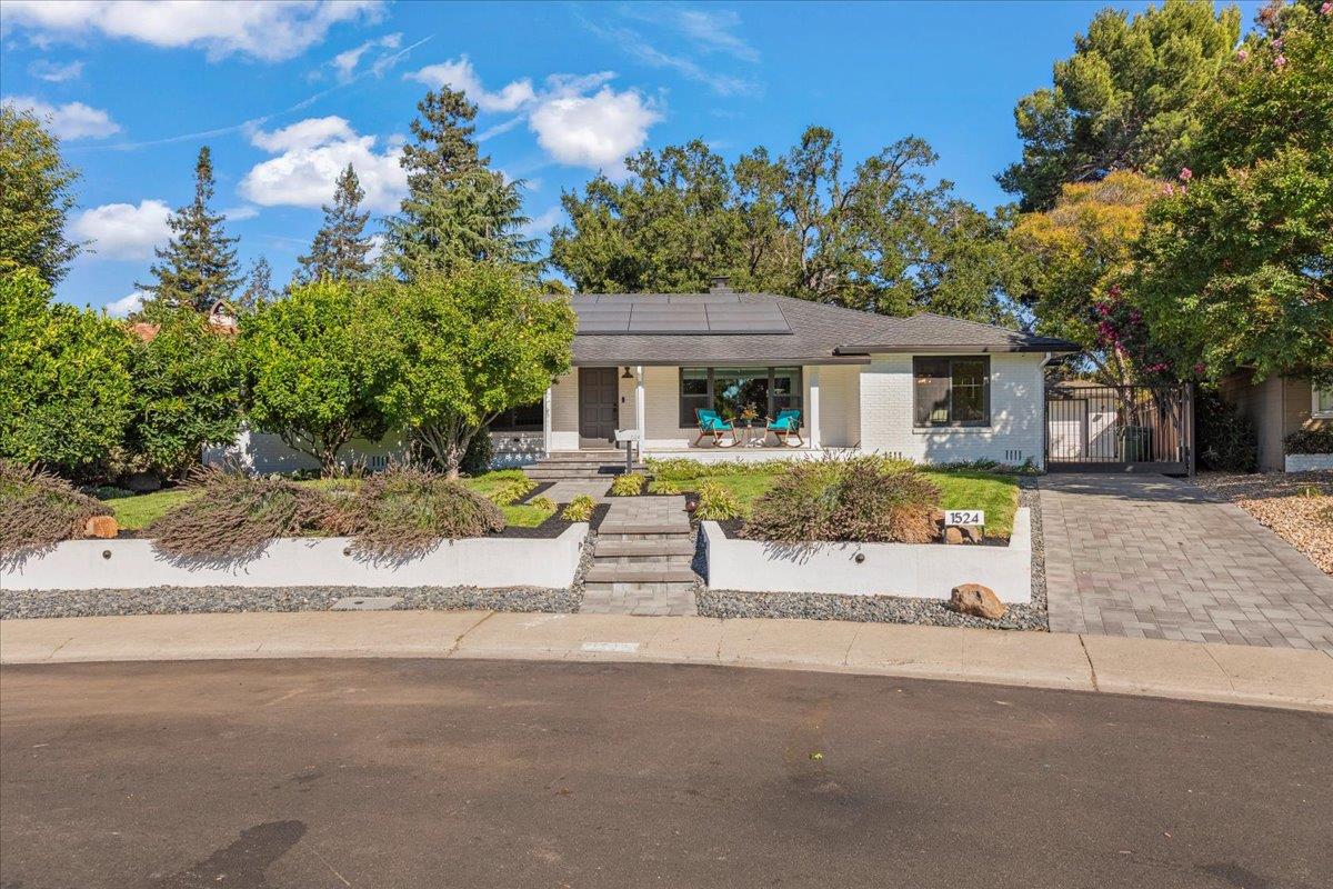 Detail Gallery Image 3 of 52 For 1524 Santa Maria Ave, San Jose,  CA 95125 - 4 Beds | 2/1 Baths