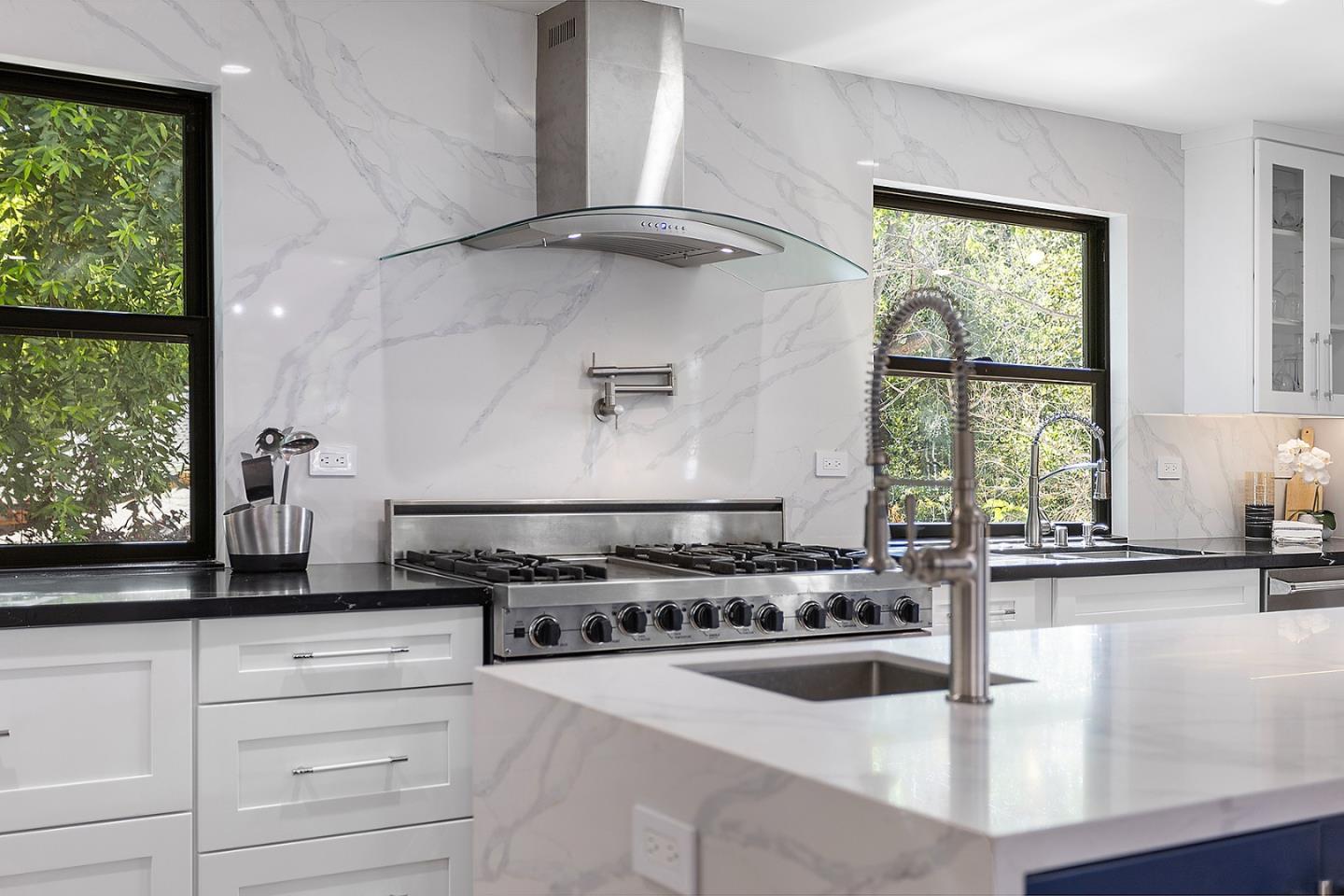 Detail Gallery Image 11 of 46 For 14275 Saratoga Ave, Saratoga,  CA 95070 - 6 Beds | 4 Baths