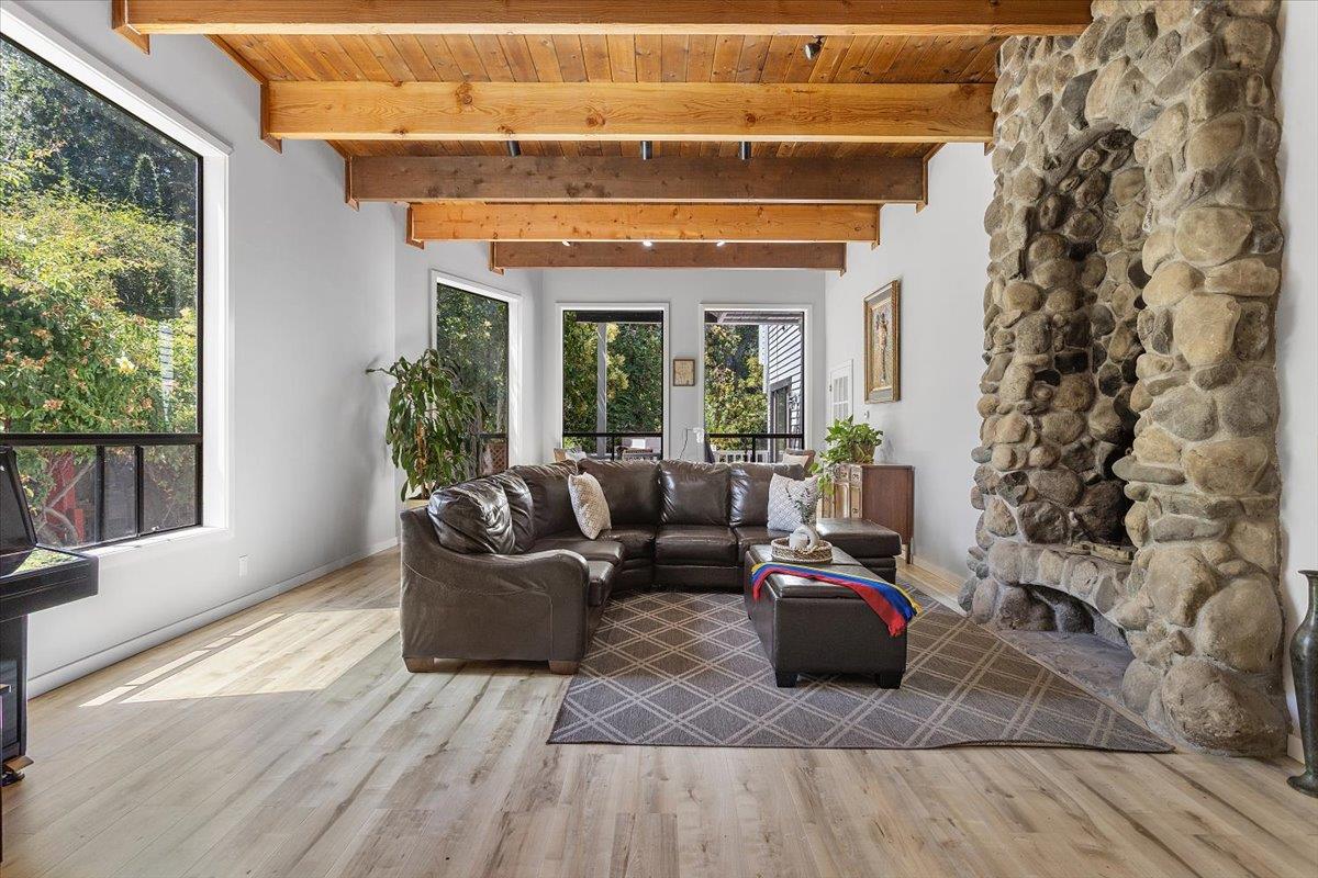 Detail Gallery Image 13 of 46 For 14275 Saratoga Ave, Saratoga,  CA 95070 - 6 Beds | 4 Baths