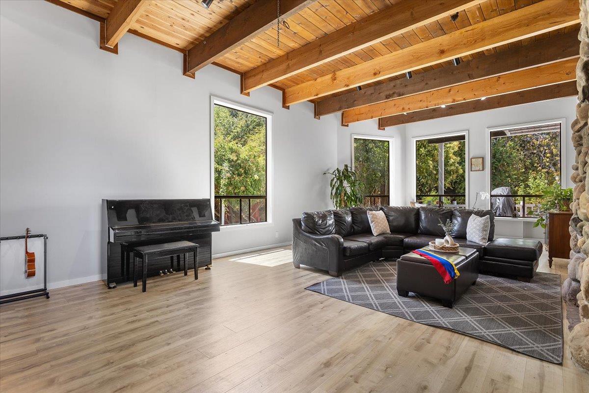 Detail Gallery Image 14 of 46 For 14275 Saratoga Ave, Saratoga,  CA 95070 - 6 Beds | 4 Baths