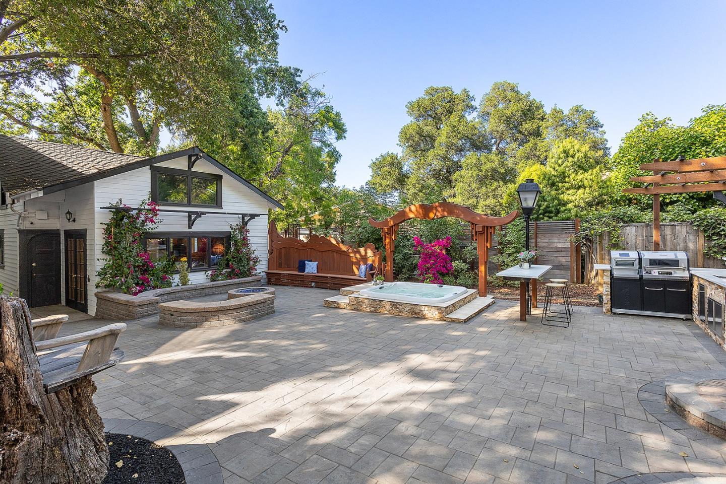 Detail Gallery Image 29 of 46 For 14275 Saratoga Ave, Saratoga,  CA 95070 - 6 Beds | 4 Baths