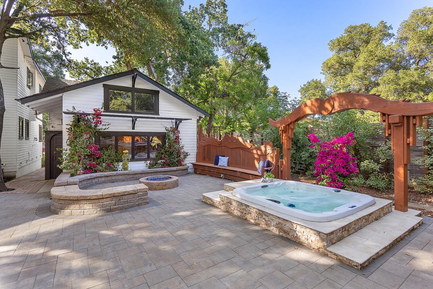 Detail Gallery Image 30 of 46 For 14275 Saratoga Ave, Saratoga,  CA 95070 - 6 Beds | 4 Baths