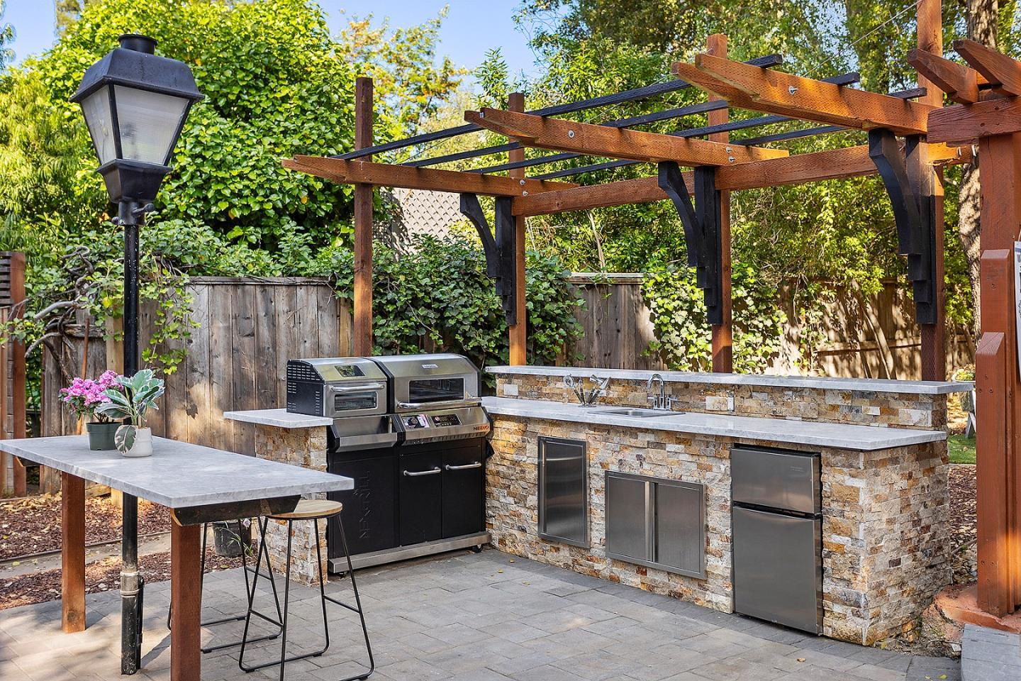Detail Gallery Image 31 of 46 For 14275 Saratoga Ave, Saratoga,  CA 95070 - 6 Beds | 4 Baths