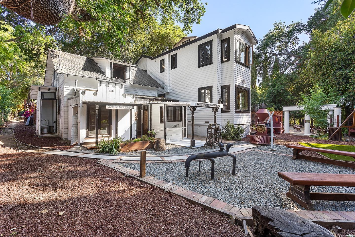 Detail Gallery Image 38 of 46 For 14275 Saratoga Ave, Saratoga,  CA 95070 - 6 Beds | 4 Baths