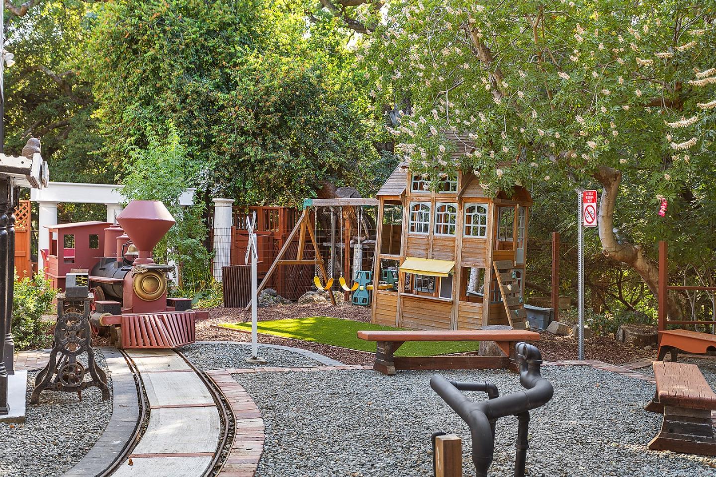 Detail Gallery Image 40 of 46 For 14275 Saratoga Ave, Saratoga,  CA 95070 - 6 Beds | 4 Baths