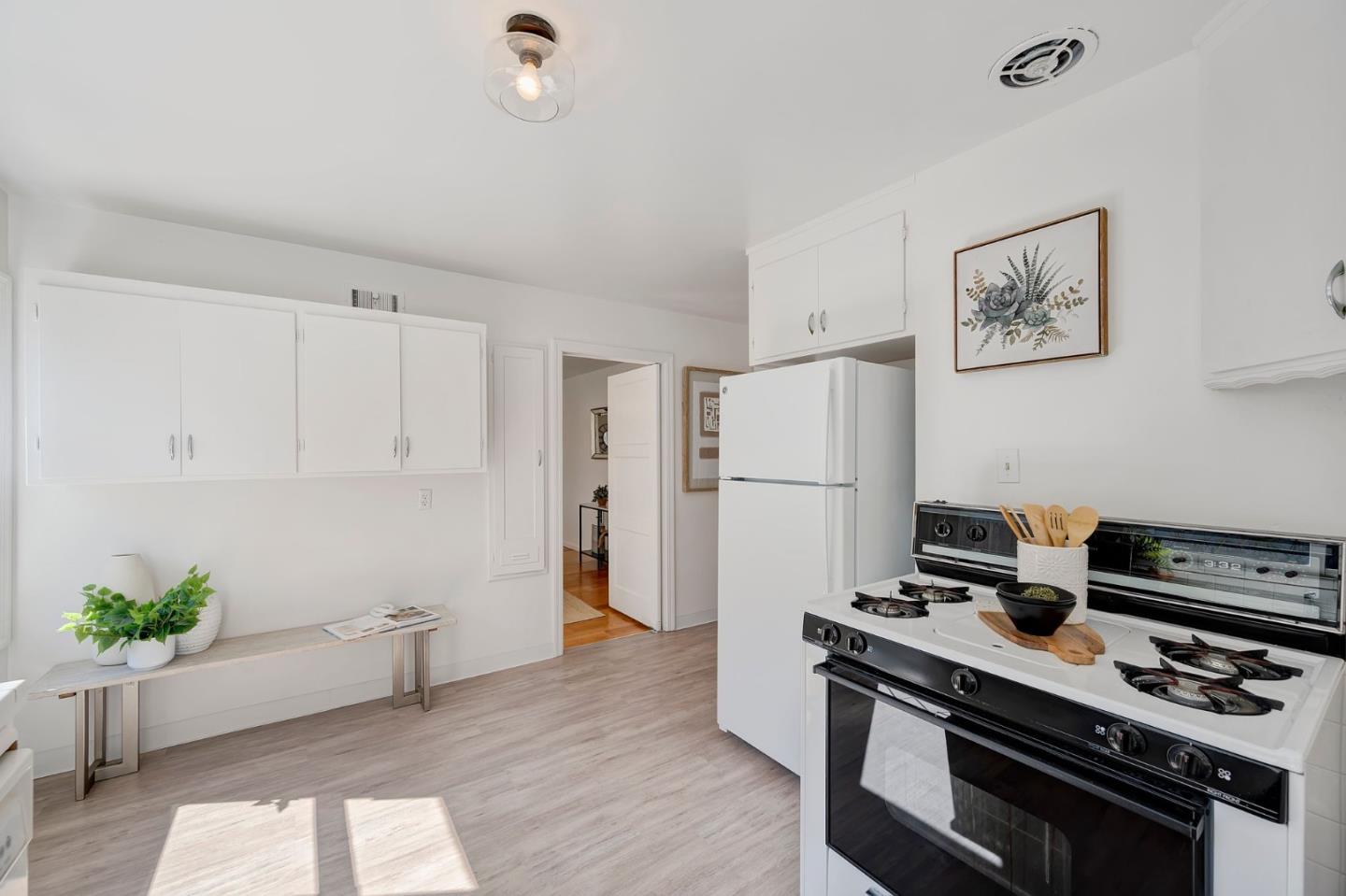 Detail Gallery Image 17 of 54 For 755 Nevada Ave, San Mateo,  CA 94402 - 4 Beds | 3 Baths