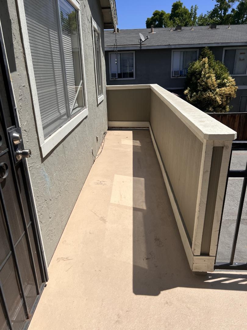 Detail Gallery Image 4 of 27 For 1379 Mcquesten Dr #D,  San Jose,  CA 95122 - 2 Beds | 1 Baths